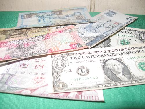 different currencies - currencies of different countries