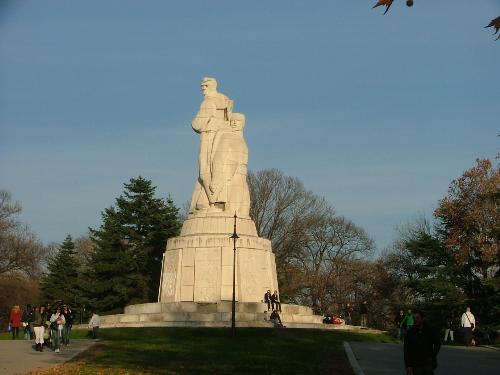 statue in Varna sea garden - Very big statue in Varna sea garden Bulgaria take 28 Nov 2009