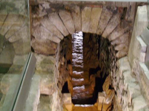 Water goes out - well the water from the roman baths must go out somewhere, i mean they have to change it from time to time :D