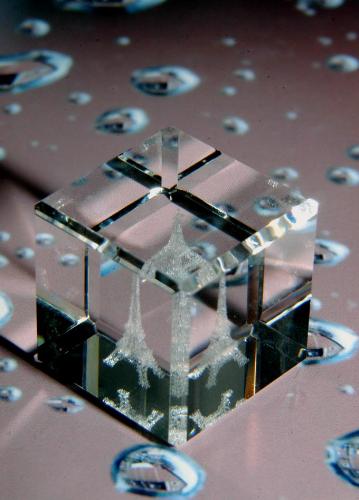 Cube - The eiffel tower in a cube