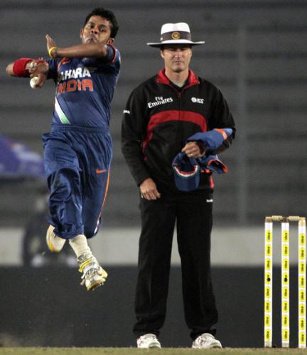 Sreesanth bowling in 2nd match - Sreesanth has a lot of expectations, he has to do well to make India win