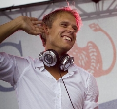 Armin Van Buuren - Armin Van Buuren the best dj in the world !