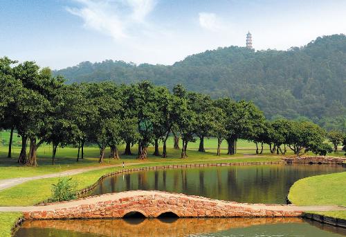 Golf club field - Feel the fresh air,green and beautiful scene, no matter you can play or not.
