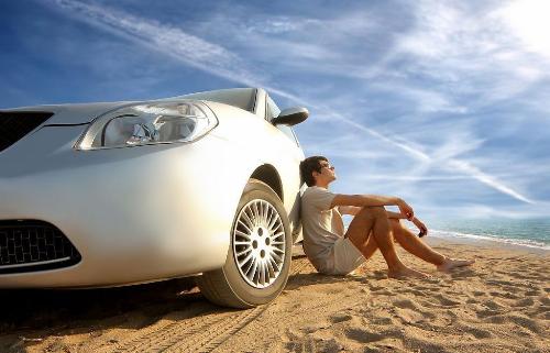 Car and beach - Sit on beach and see the blue sky and sea.