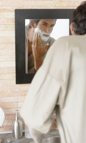 Shave - Before eating, wash face, shave and have a clear appearance.
