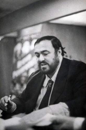Luciano Pavarotti - a photo I took of Luciano Pavarotti at a book signing
