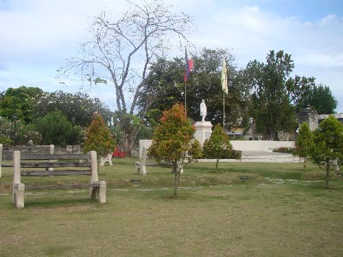 plaza argao - this is the municipal plaza or park located in front of the municipal hall