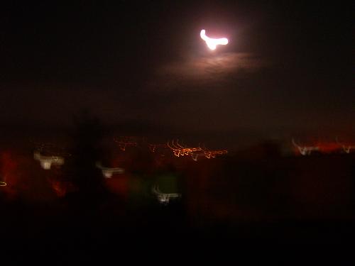 What does moon look like? - look it please