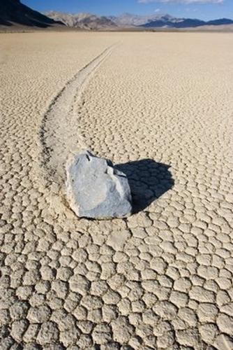 moving rock - Hi guys, i was studying about moving rocks at death valley