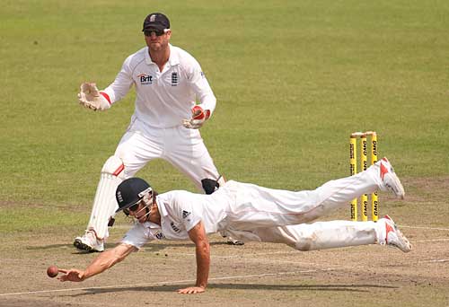 A tough chance evades Alastair Cook at silly point - A tough chance evades Alastair Cook at silly point,bangladesh VS England