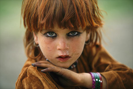 A beautiful Afghan girl - A beautiful Afghan girl living in tents in desert of Afghanistan!