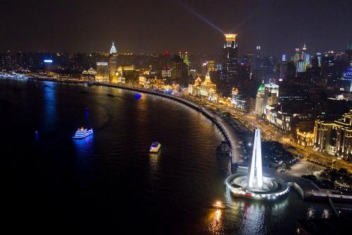 The bund - The bund in Shanghai has just finished some new construction.Now it is more convinent for travelers to go sightseeing there.