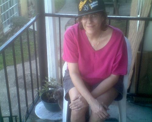 Karen chilling - see the New Orleans hat on me? Go Saints