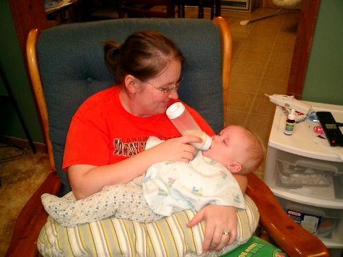 Sleepy baby - My daughter and grandson. She's feeding him and he is going off to sleep with a full belly! Sleepy baby - My daughter and grandson. She's feeding him and he is going off to sleep with a full belly!