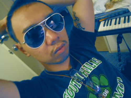 That's how gangsters roll - Sporting the aviators and posing.