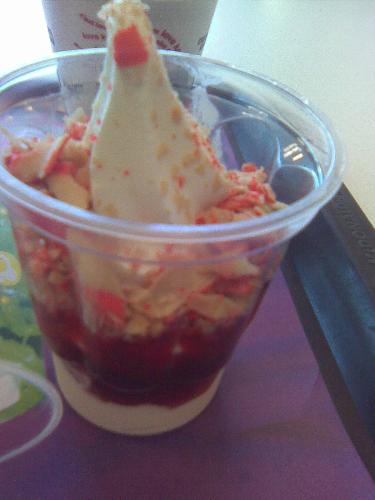 I love straberry sundae - Mcdonalds Strawberry sundae