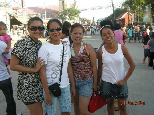 Vacation at Sta. Fe, Bantayan Island Cebu - Having fun with while exploring the island of Bantayan Sta. Fe. During lenten season is the peak season for tourist and backpackers it is because the locals are celebrating their Festival Day. The island is a place where you can relax on a white sand beach, swimming on a blue crystal sea water. Meeting new people with a smile on their face, humbly accept you as their guest. Bantayan Cebu is like Boracay Island.. but it's more cheaper in Bantayan and much more nature activities.