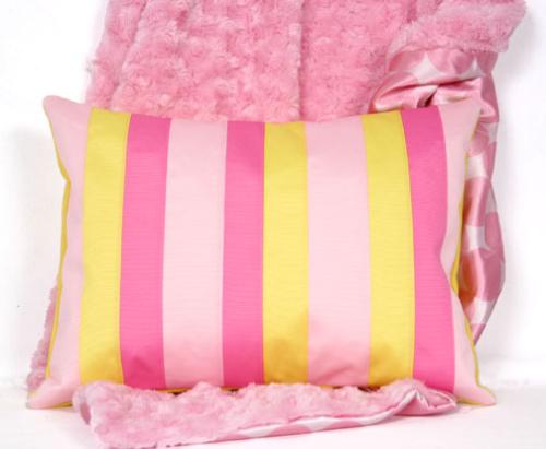 pillows and comforters - Pillows and comforter need to be wash to stay and smell clean.