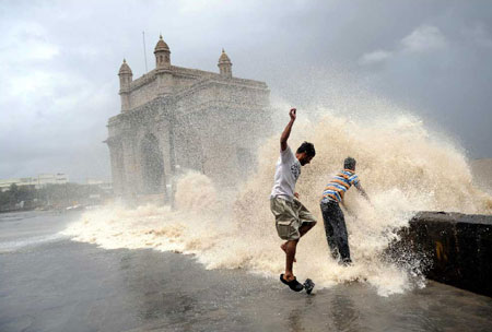 Small Image which tells about Laila Cyclone - I never heard about Laila cyclone, but I got one picture from the web.