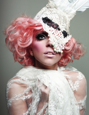 gaga pink - Lady Gaga in a lacy white ensemble and pinkish hair