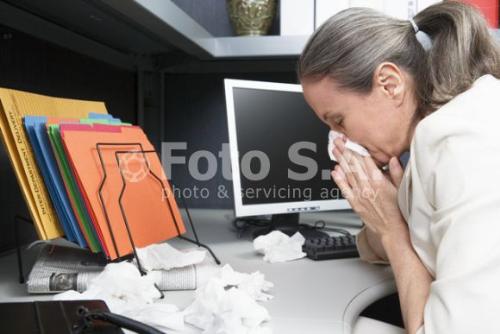 women crying, crying during work hours - Women crying during work hours should be discourage and need to set aside personal problem from work to avoid affecting the productivity. photos courtesy of:http://fotosa.ru/stock_photo/Corbis_RF/p_2547196.jpg