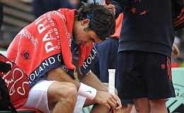 tennis - Roger Federer defeats