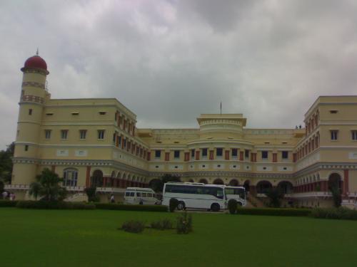 Royal Palaces - Hi Guys i am very found of visiting royal palaces, to get the feel of the royal living, for that i have visited many places in Rajasthan (India), hence looking for some other destinations. which are rich in History, so can you suggest any places to visit.