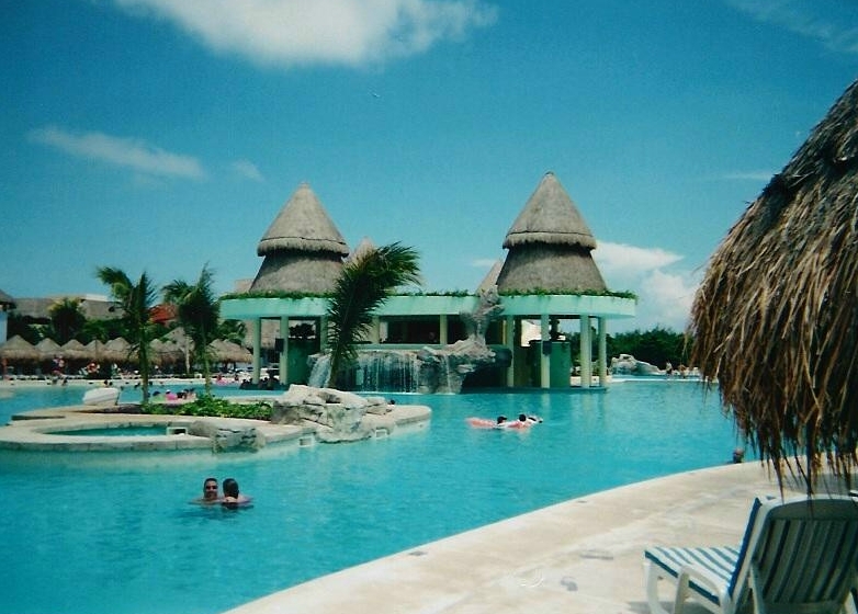The awesome pool - This was also at the resort in Mexico and that pool was great, especially the swim up bar.