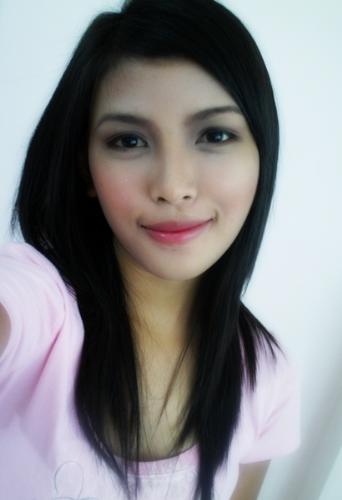 Pretty in Pink - .. Cause pink is my favorite color. This is definitely the color I would choose if you'll let me choose a thing.. from dresses, to nail polish and to wall paints.