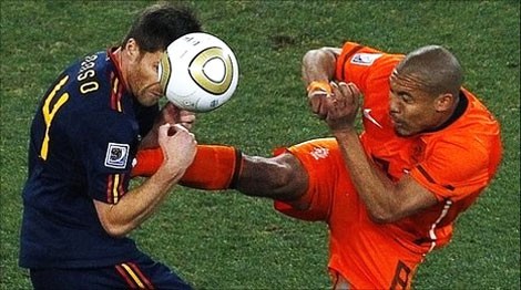 De Jong delivers the knockout blow - Nigel De Jong providing the knockout blow on Alonso De Jong delivers the knockout blow - Nigel De Jong providing the knockout blow on Alonso