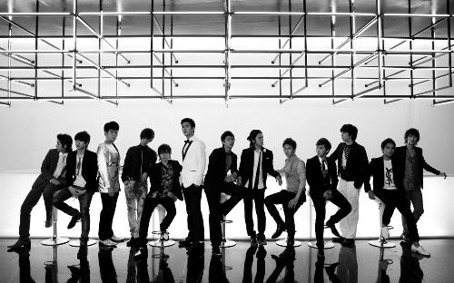 SUPER JUNiOR - Super Junior 13. Left to Right : Kibum, Eunhyuk, Shindong, Yesung, Donghae, Siwon 