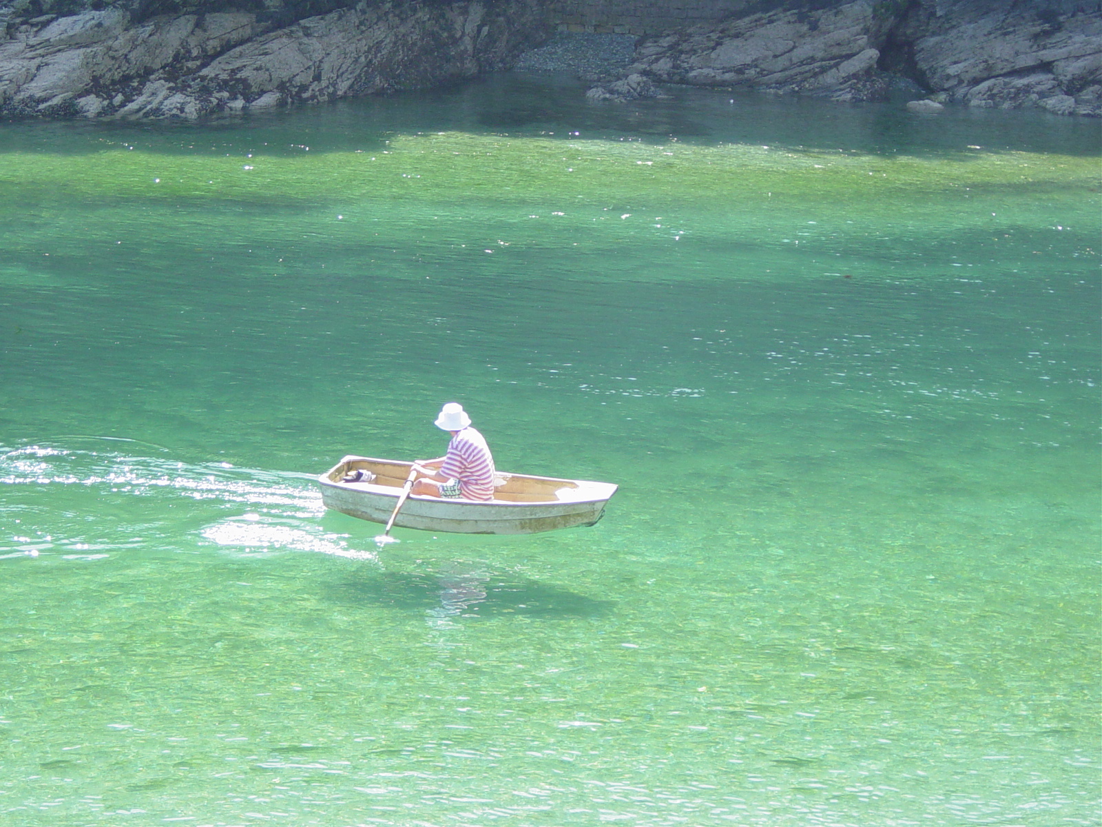 Looe: the flying boatman - this is a cool picture taken at Looe in Cornwall, the sea is the cleanest i've seen anywhere in the world