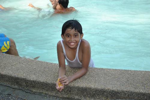 I am envious with her - I am envious of this girl in the pool.