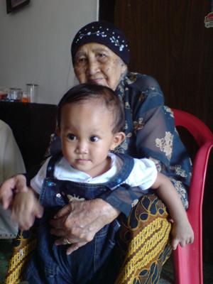 kakak sm eyang - habis sungkeman lebaran
