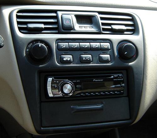 car sterio - A picture of music system in a car