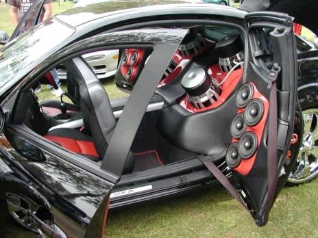Dis is One Car you wouldn't wish to be IN - Damn it has got so many speakers around