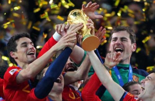 spain football team celebrating after fifa wining  - spain football team celebrating