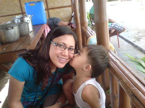 andrew and tita  - andrew missed tita Darlene kiss her