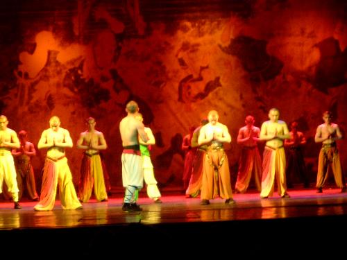 kung fu show - I really loved my trip to Beijing back in May 2005. I got to see this wonderful Kung Fu show. There was a whole story line, that i really did not understand, but there was lots of acrobatics.