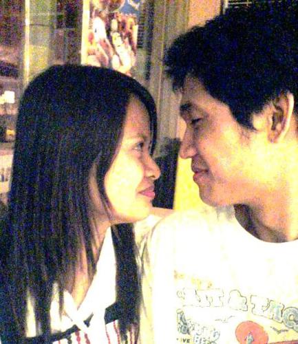Yan Loves Yan - Im with loving boyfriend. we took this picture at a donut shop. :)