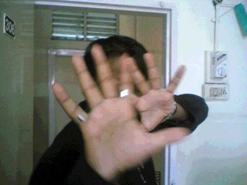 tht's .. me - yes tht's me..   no dnt think i'm hiding my face.. thts my style...