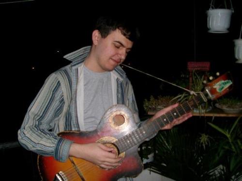 Me :p look its me :D - Me with the guitar :P
