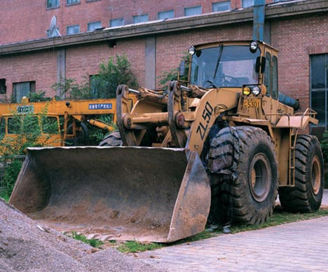 Invisible man - Liu Bolin is dubbed the invisible man