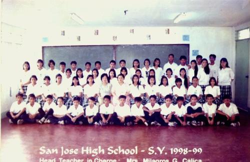 class picture - this was taken when i was in first year level in highschool.