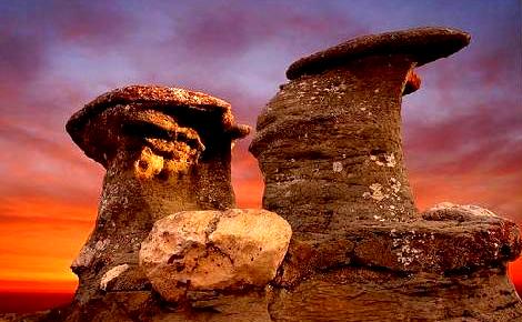 Babele Bucegi Mountains,Romania - Natural monument located near the cabin Babele Bucegi plateau and the Sphinx. Their occurrence of legends and theories formed. Some researchers estimate that modelers agents were supported by water and wind frozen and thawed. It it also regards the alternation of rock, sandstone and limestone on the plateau. But human intervention can not be denied the dressing forms more or less regular. So far, no scientific evidence could not explain the entire phenomenon and thus rock legends around these develop further, connecting with the supernatural reality.