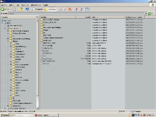 Darker background - A scrennshot of Windows Explorer, with a diferent color scheme.