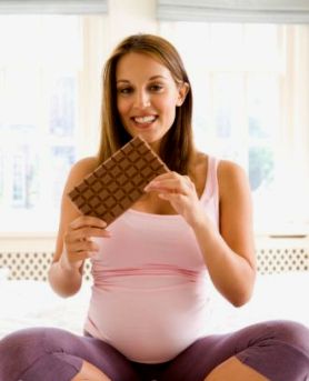 Cravings - Preggy woman craving for chocolate