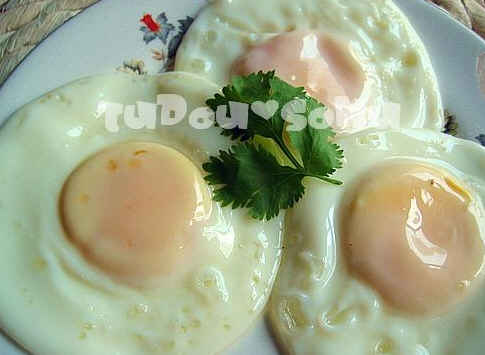 poached egg - do you like to eat it? come on! i do it for you...haha.