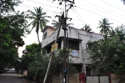 My father's house - This is a picture of my father's house at Trichy. Ihave special affection for this.It is a beautiful one which has many memories.