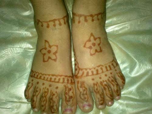 henna - my daughter's hennaed legs.